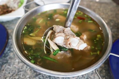  Guisado de Cerdo con Tofu a la Huizhou: ¿Un Baile de Texturas y Sabores en Cada Bocado?