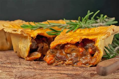 ¡El Pastel de Carne de Teesside: Una Sinfonía de Sabores Ahumados y Especias Calientes!