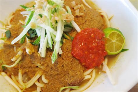  Laksa Johor: ¡Un plato picante y reconfortante que te transportará a las calles de Johor Bahru!