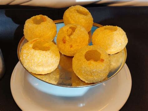  Pani Puri: Una explosión de sabores cítricos y crujientes en Lucknow!